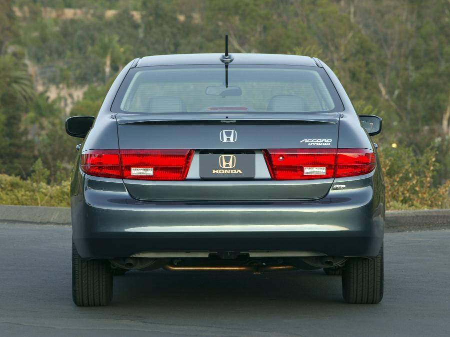  Honda Accord Hybrid 2005 года  (US) (фото 28 из 30)